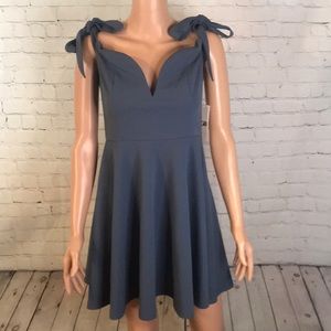 GIANNI BINI BEAUTIFUL BLUE DRESS bow tie dress summer boho NWT size medium